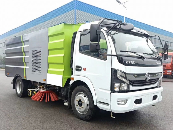 國(guó)六東風(fēng)D7多利卡4水/5塵洗掃車(chē)