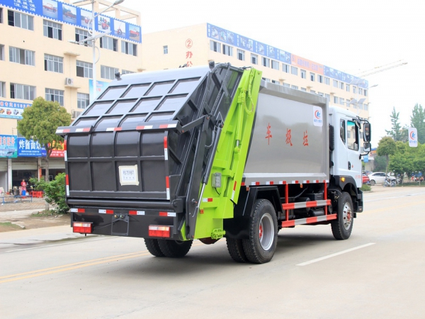 10立方東風(fēng)D9 壓縮垃圾車(chē)