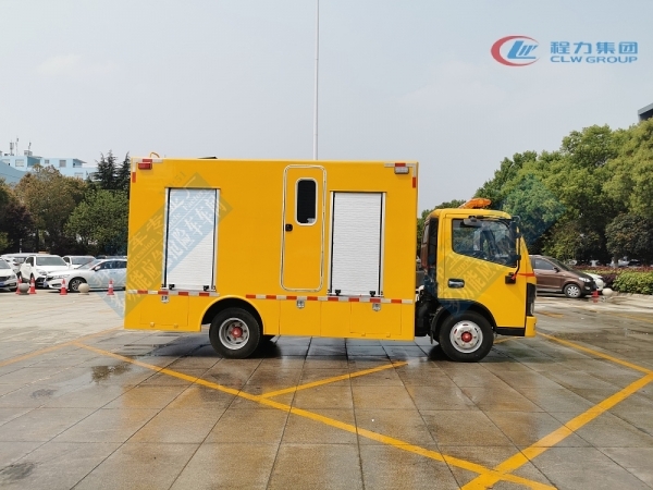 東風(fēng)小多利卡救險(xiǎn)車[1000-2000m3/h]