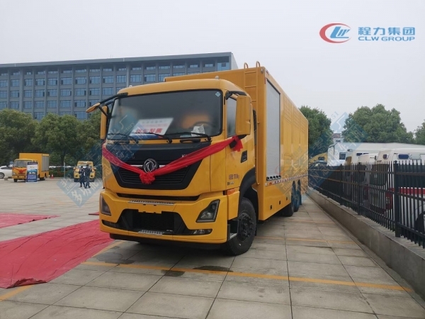東風(fēng)天龍應(yīng)急搶險發(fā)電車[1000KW]