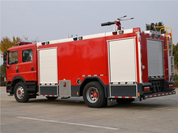 國(guó)六重汽豪沃8T水罐泡沫消防車