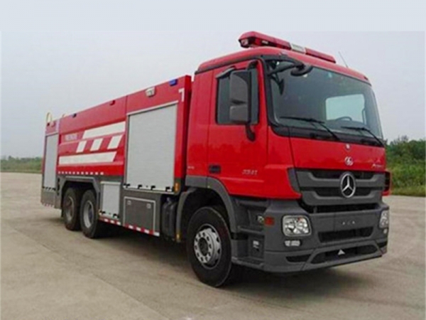 奔馳12噸水罐消防車