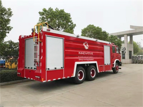 東風12-14噸后雙橋水罐消防車