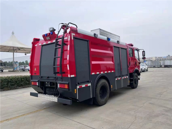 東風(fēng)全四驅(qū)森林消防車