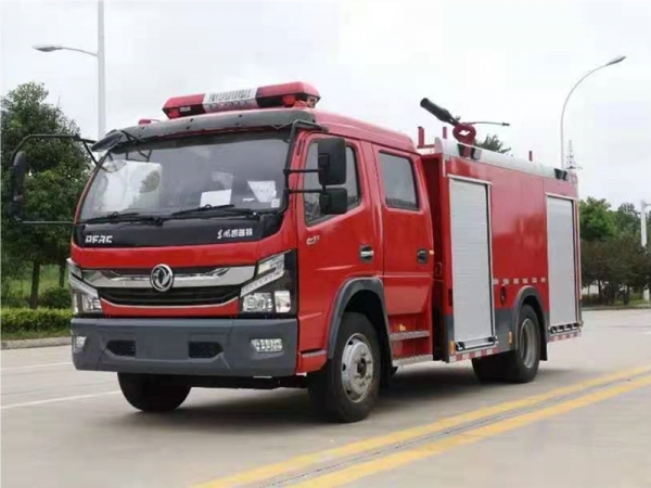 國六5噸東風水罐泡沫消防車