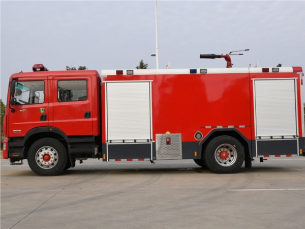國六8噸東風(fēng)D9水罐泡沫消防車