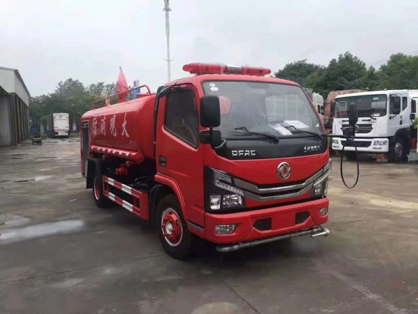 東風(fēng)4.5噸消防灑水車
