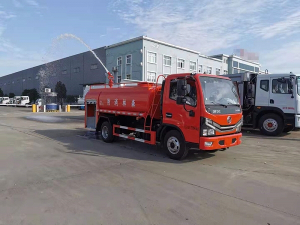 東風(fēng)4.5噸消防灑水車